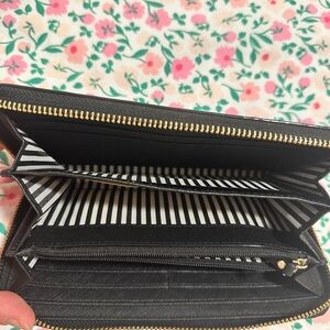 Kate Spade ♠️ Black/Gold Wallet